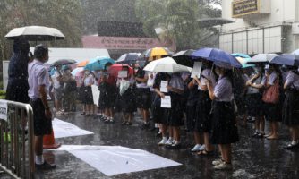 Thailand: Authorities must drop charges against child protesters