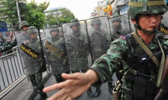 ประเทศไทย: การตัดสินลงโทษผู้ประท้วงในคดีแรกภายใต้ระบอบปกครองทหารนับเป็นแบบอย่างที่อันตราย